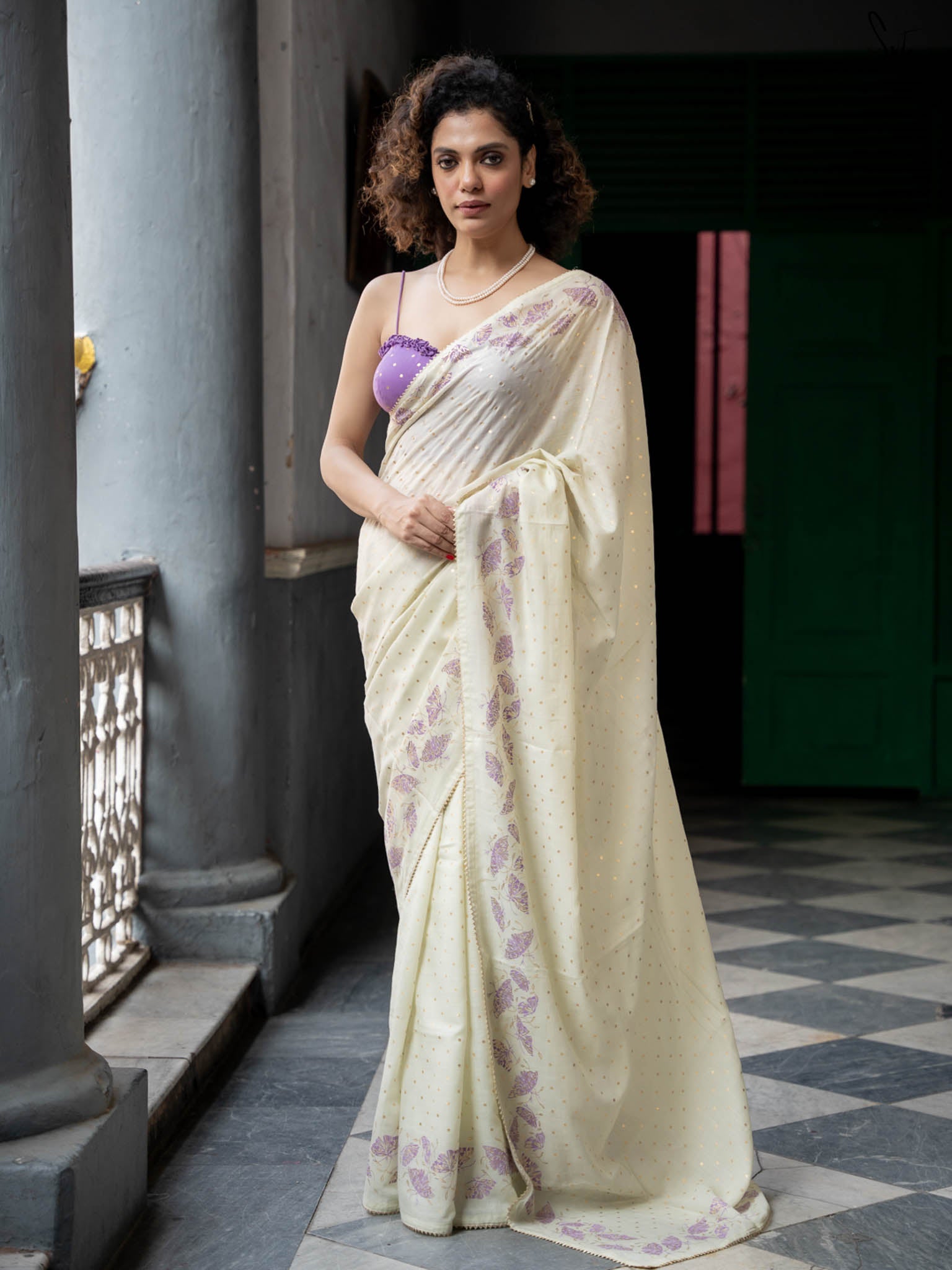 Suta Floral Printed Mukaish Saree