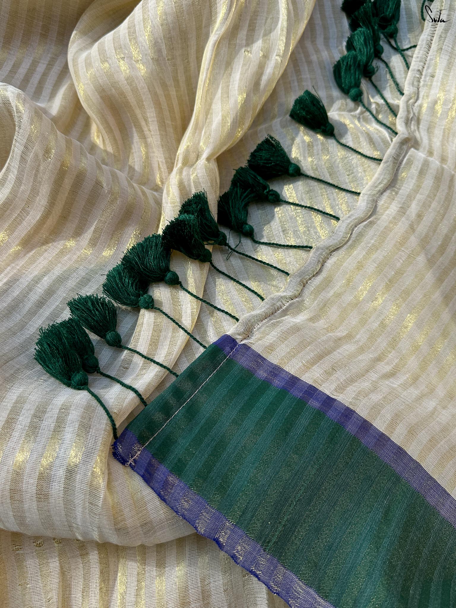 Shwet Panna Jamuni