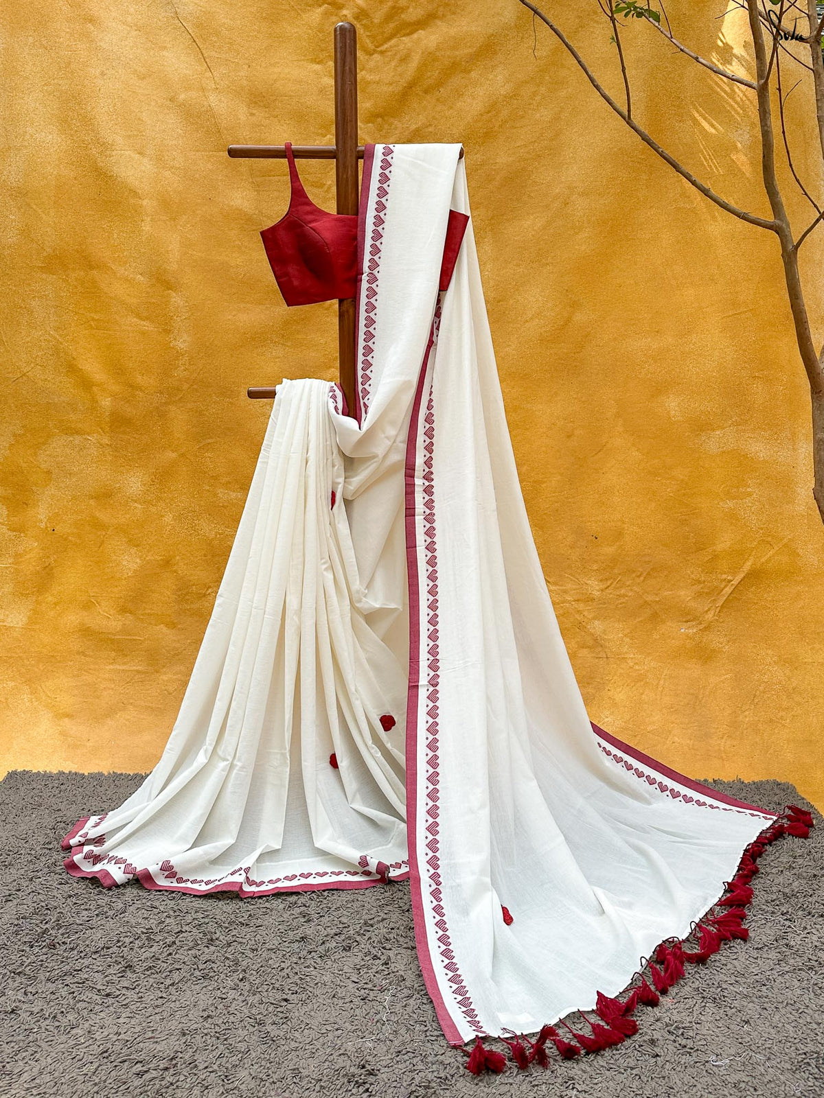White Petals, Red Soul