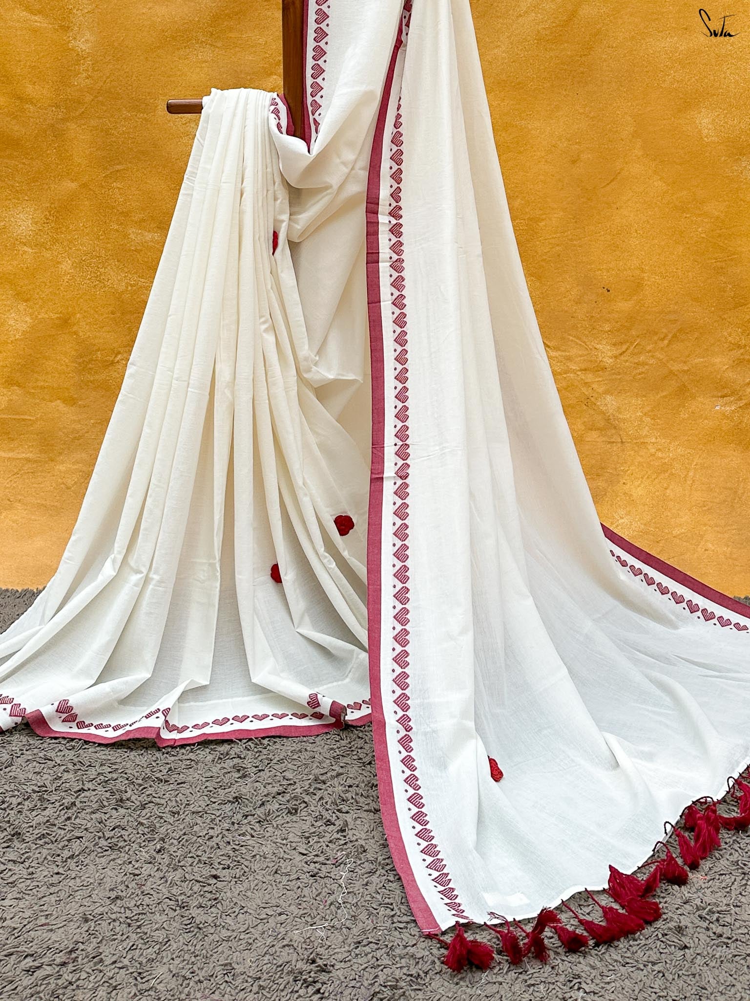 White Petals, Red Soul