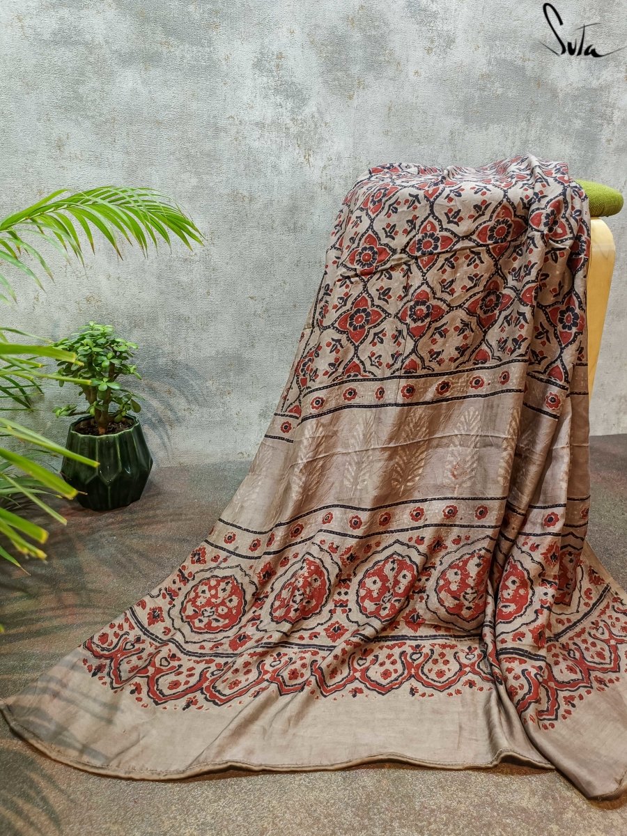 Antique walls (Dupatta) - suta