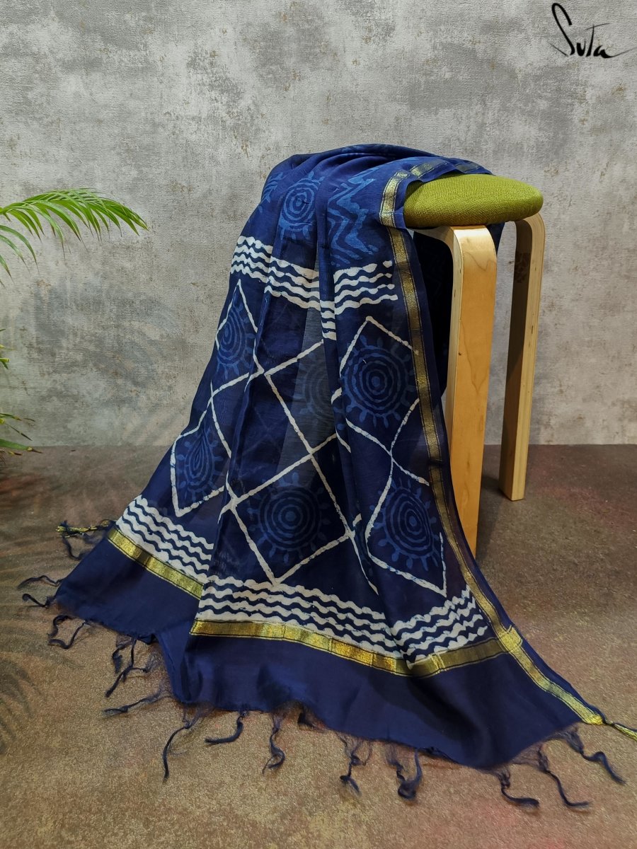 Current waves (Dupatta) - suta