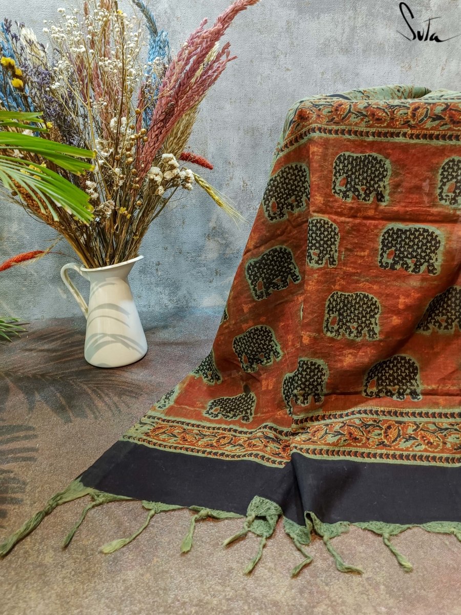 Elephant stories (Dupatta) - suta