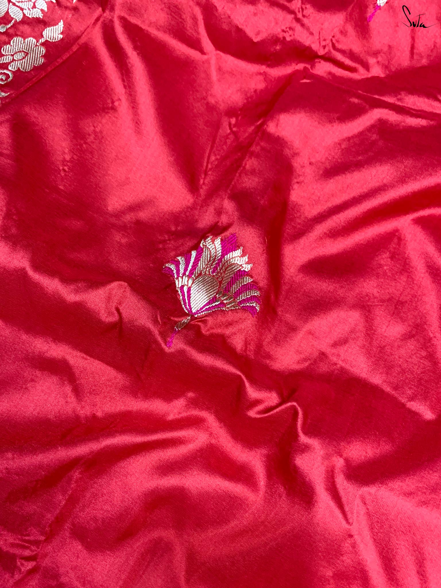 Laal Rose