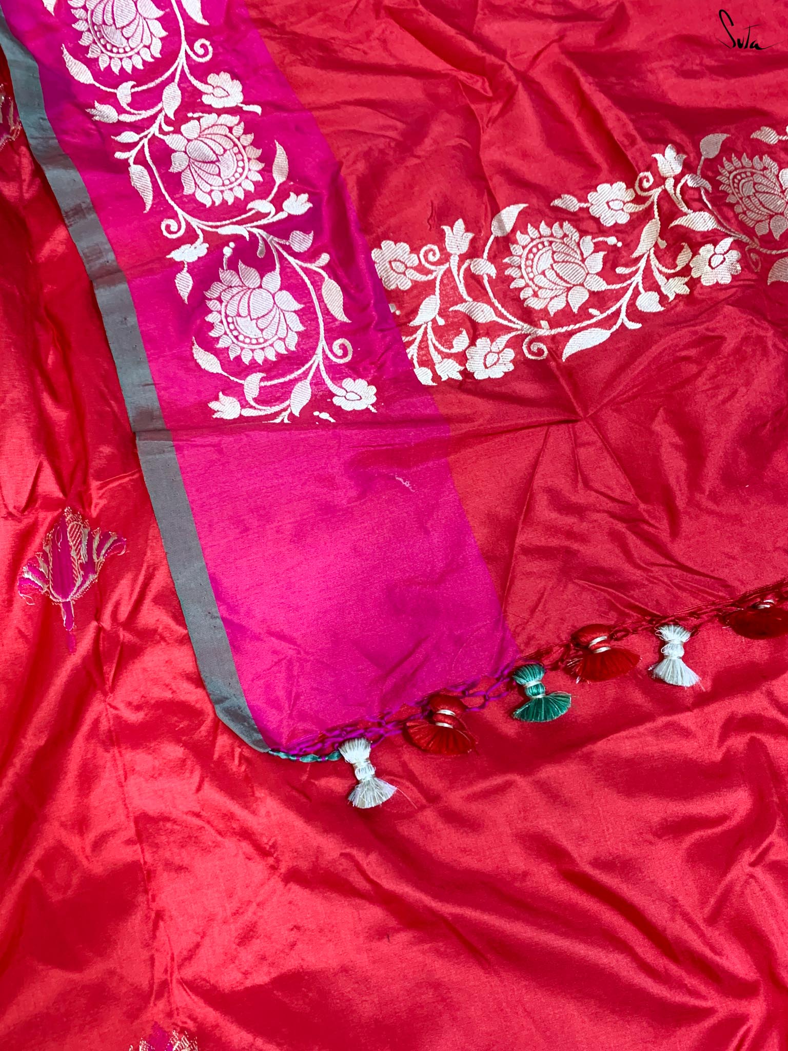Laal Rose