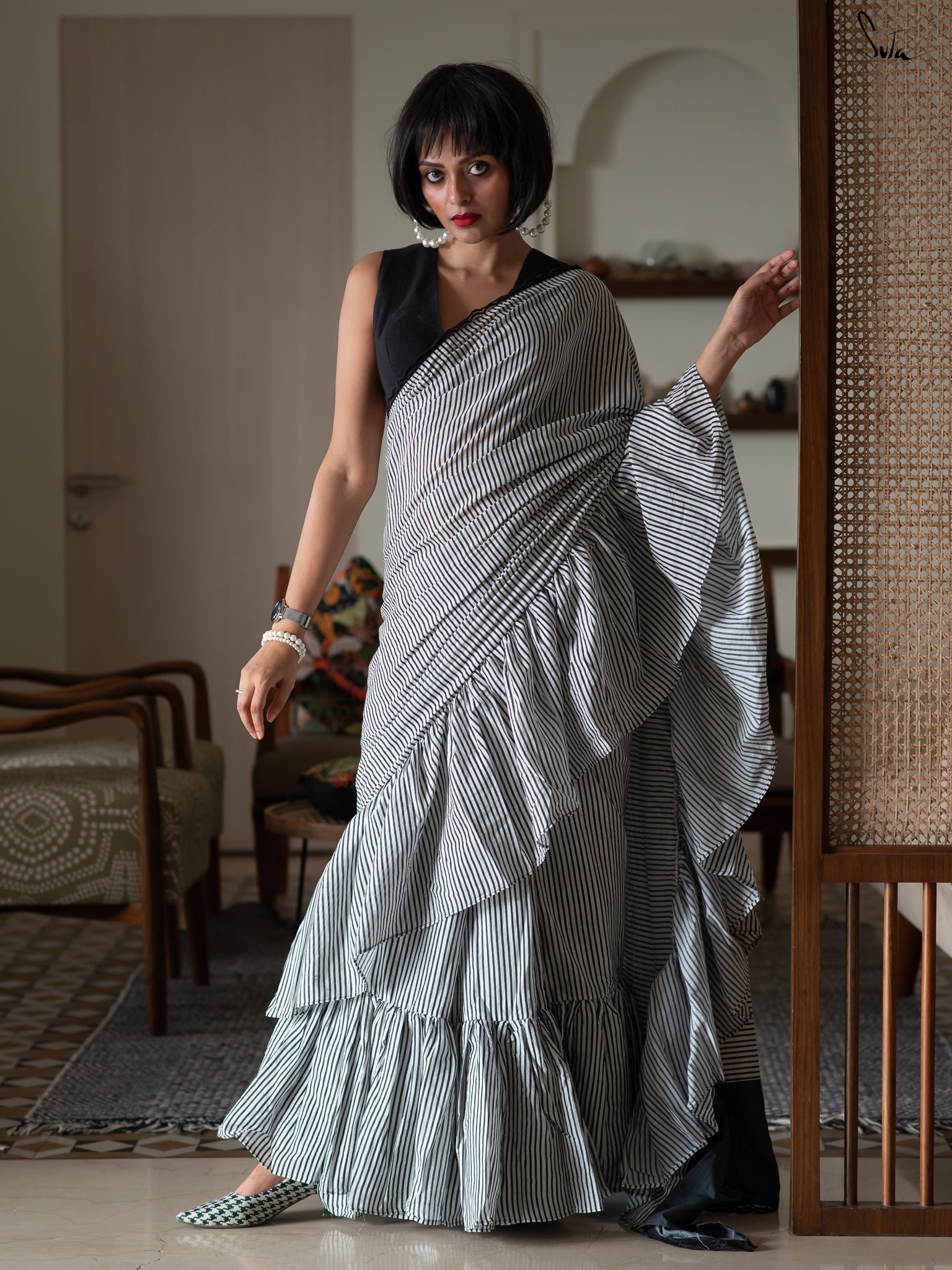 Aaria Grey Ruffle Saree – Labelflamingo