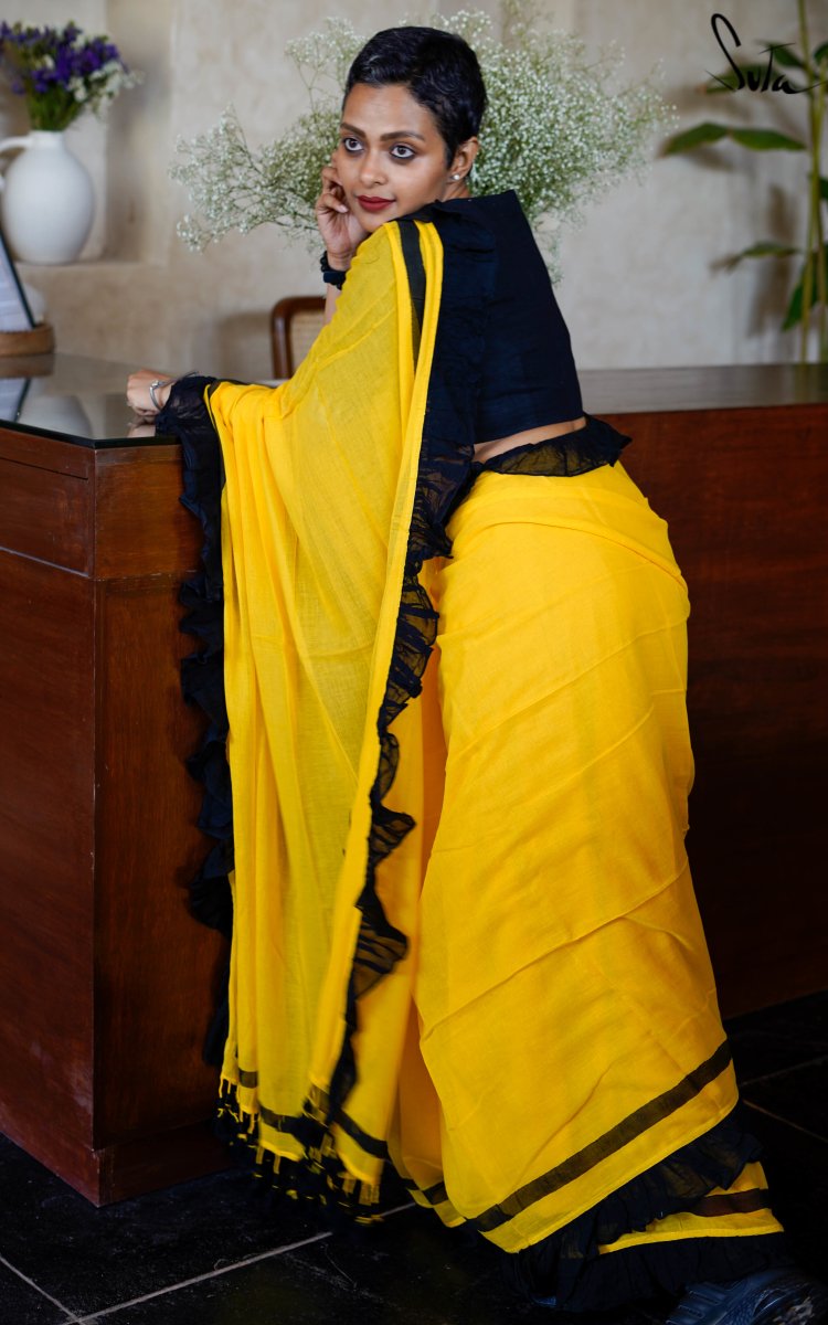 Pleats or ruffles on yellow - suta