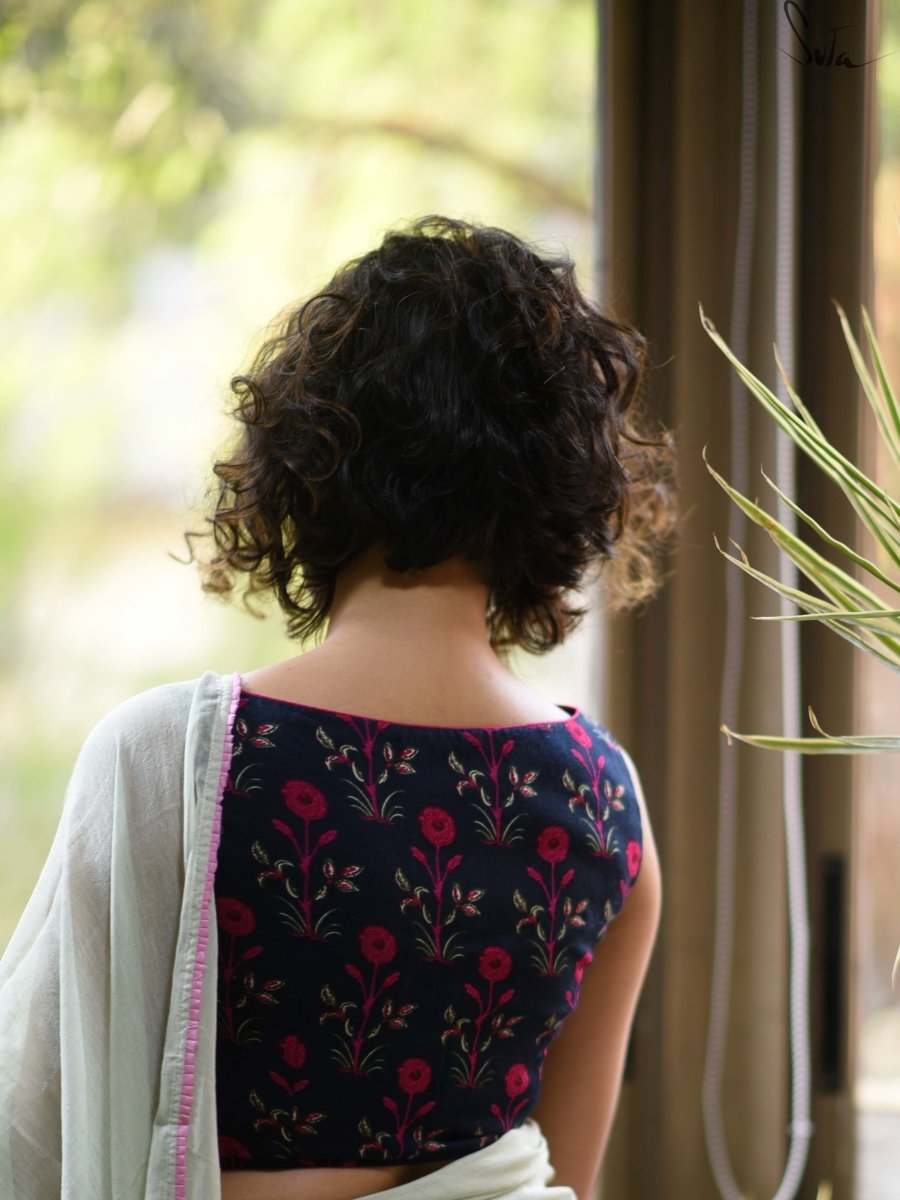 Table rose and night sky (Blouse) - suta.in