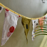 Buntings Dipped in Love - suta.in