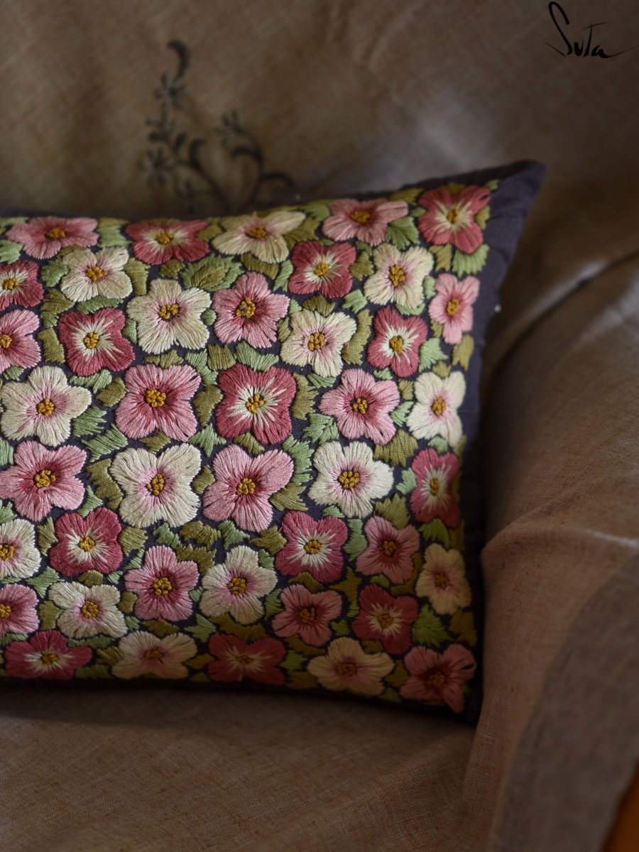 Flower bed dreams (Cushion Cover) - suta