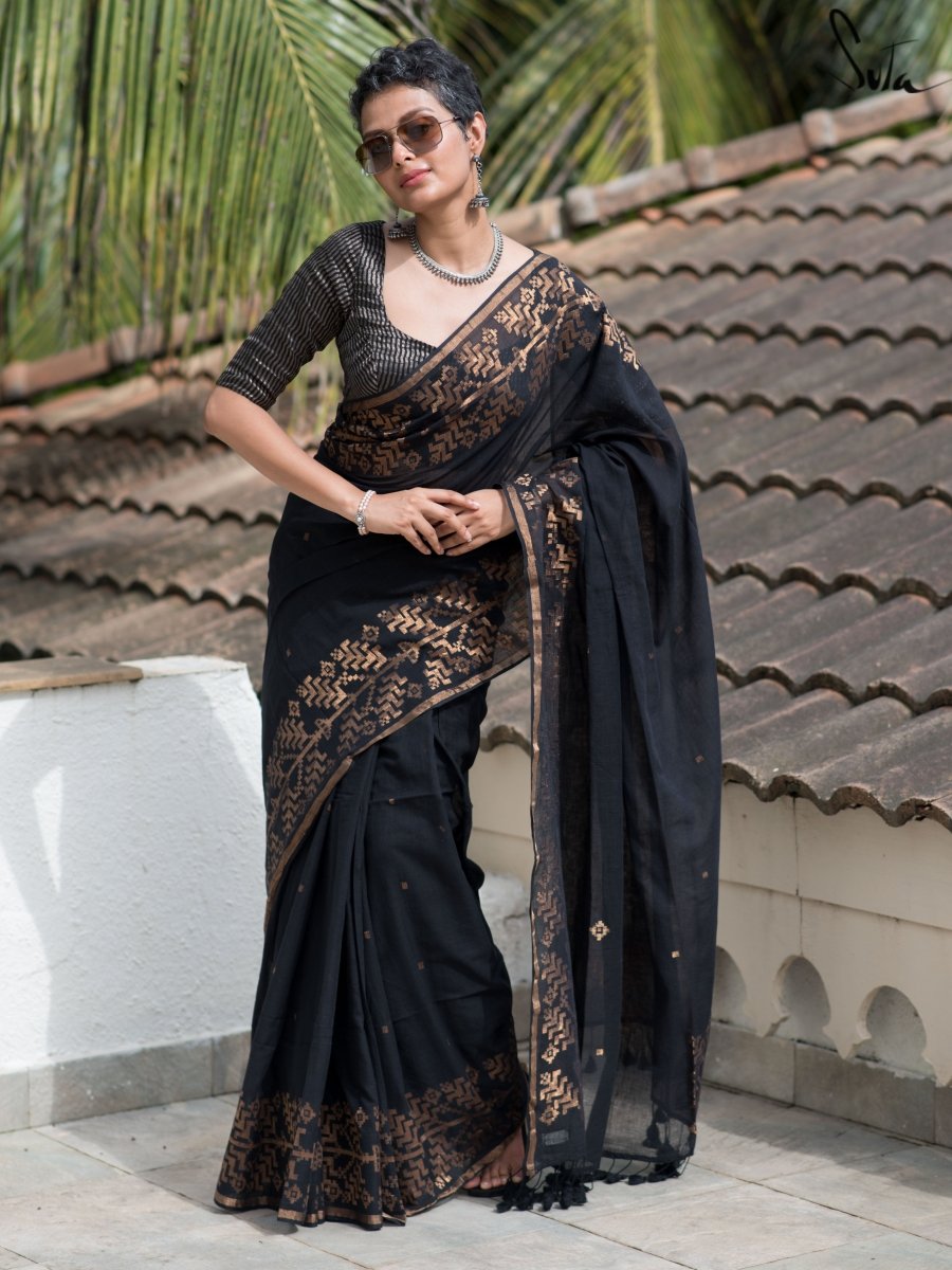 Glamorous Black Banarasi Saree With Heavy Gold Border – TrendOye