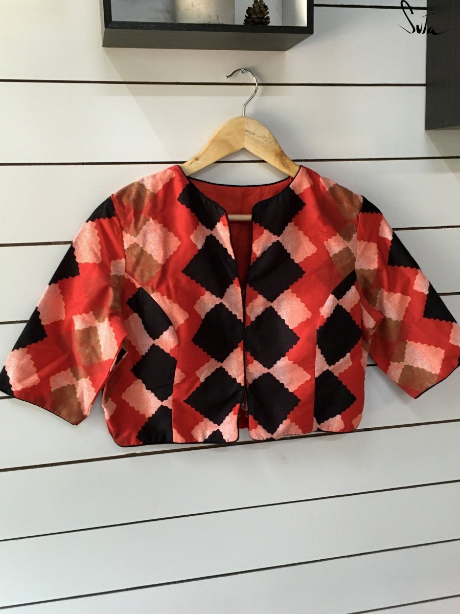 Red and black boxes (BLOUSE) - suta.in