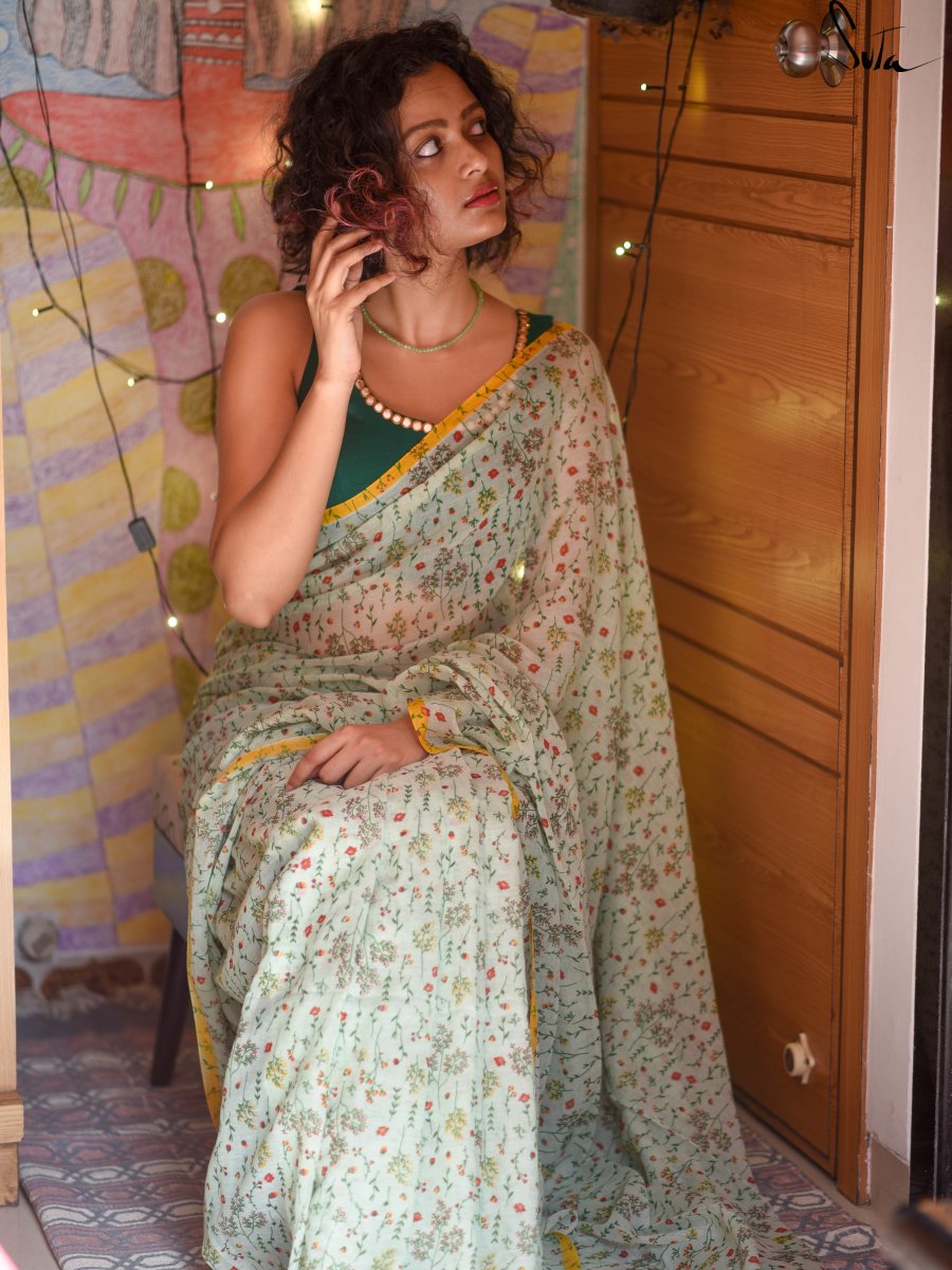 Reuse old saree and making beautiful long pattern dress👌purani saree se  banaye bahut khubsurat gown - YouTube